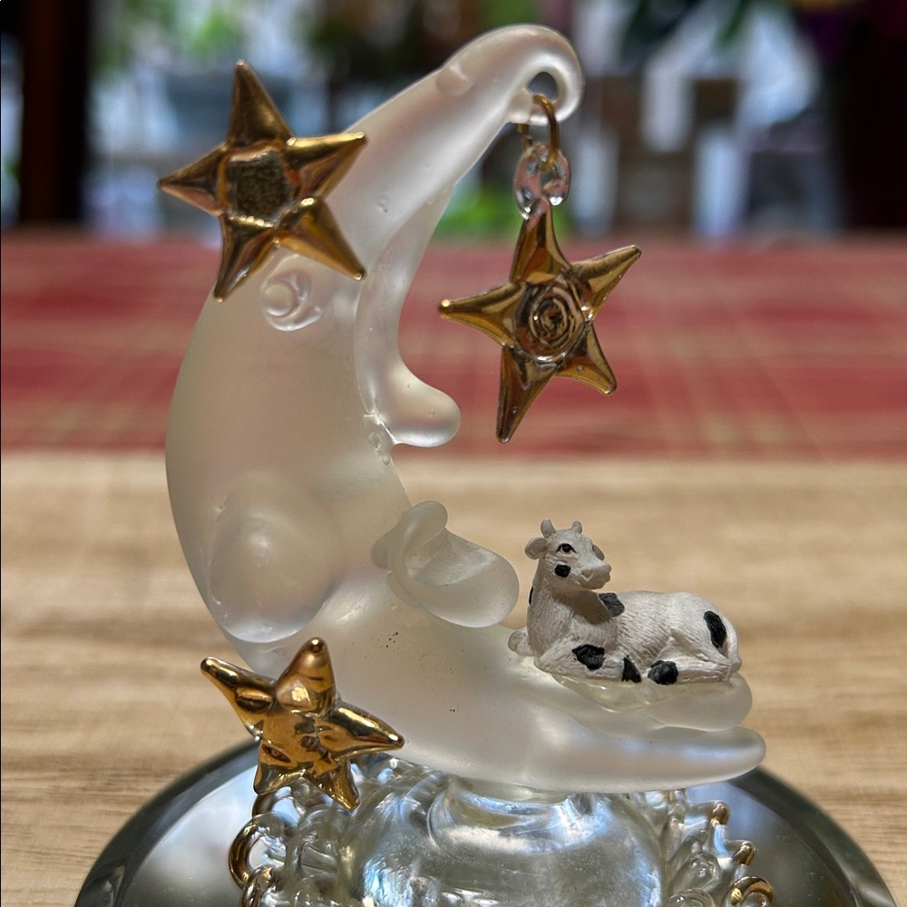 Glass Baron Vintage Handcrafted Glass Cow Jumped Over The Moon Frosted Crescent - Picture 2 of 15